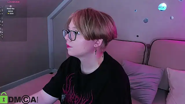 Lauraaa Smith online show from 02-26-26, 07:40