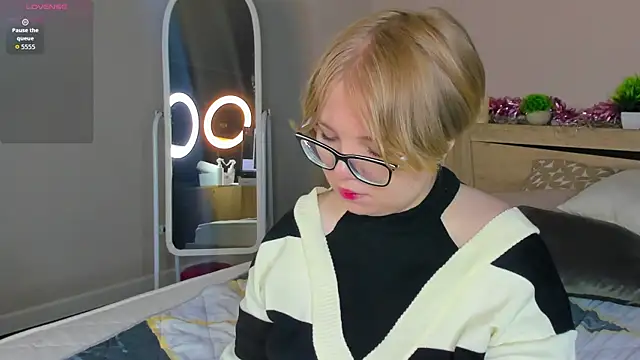 Lauraaa Smith online show from 03-02-26, 07:26