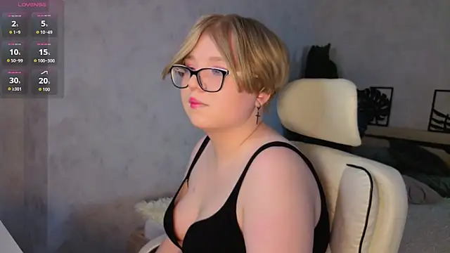 Lauraaa Smith online show from 03-07-26, 09:17