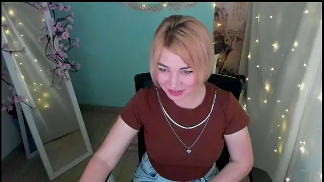 CuttieEmma online show from 06-16-26, 01:14