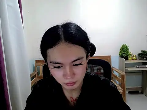 Snapshot of devine_goddess chatting on 07-13-26, 05:21 devine goddess online show from 07-13-26, 05:21