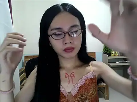 Snapshot of devine_goddess chatting on 07-21-26, 05:26 devine goddess online show from 07-21-26, 05:26