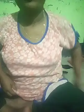 Snapshot of Romantic-Couple999 chatting on 03-11-26, 07:53 Romantic-Couple999 online show from 03-11-26, 07:53