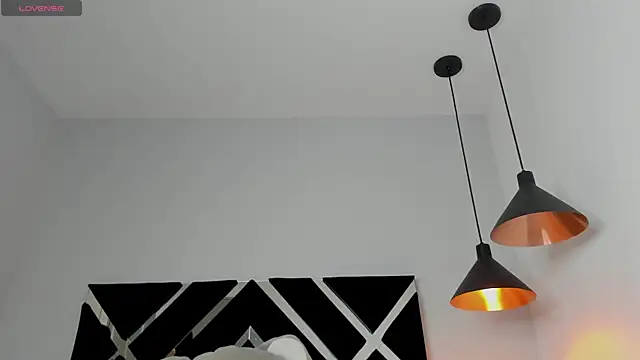 Lara pons online show from 07-28-26, 04:39