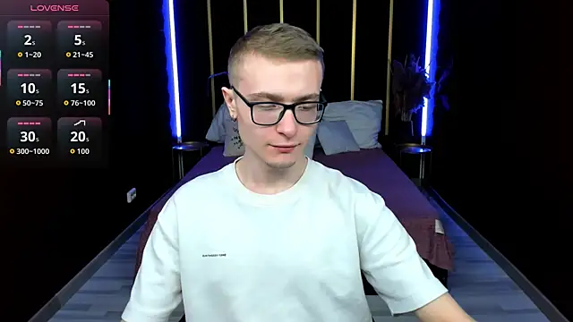 Snapshot of Emmit_Barker chatting on 05-07-26, 10:42 Emmit Barker online show from 05-07-26, 10:42