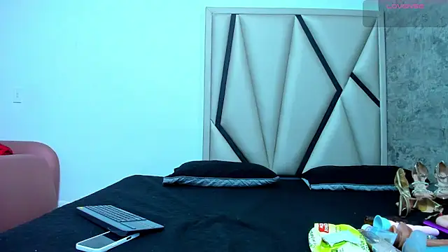 Snapshot of Emily-Queen03 chatting on 02-26-26, 11:53 Emily-Queen03 online show from 02-26-26, 11:53