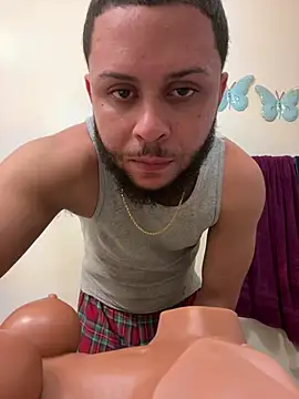 Snapshot of Tu_PaPi_Favorito chatting on 07-02-26, 02:22 Tu PaPi Favorito online show from 07-02-26, 02:22