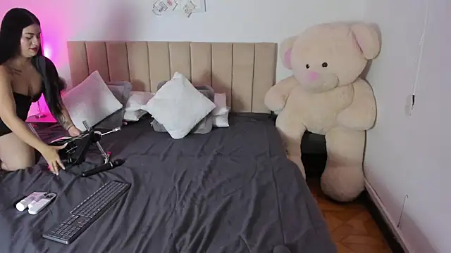 KeylaGomez  online show from 03-06-26, 12:45