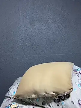 Snapshot of MeekyCurvyAss chatting on 02-06-26, 10:02 MeekyCurvyAss online show from 02-06-26, 10:02