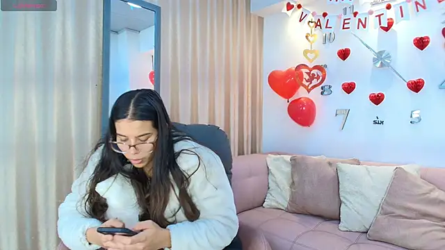 Snapshot of Luna_Millers chatting on 02-18-26, 03:46 Luna Millers online show from 02-18-26, 03:46