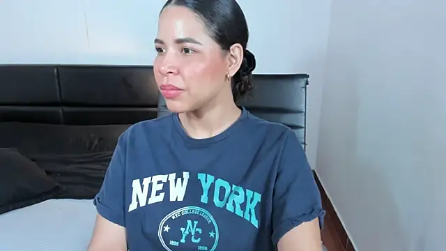 Snapshot of AshlyViper chatting on 02-06-26, 10:57 AshlyViper online show from 02-06-26, 10:57