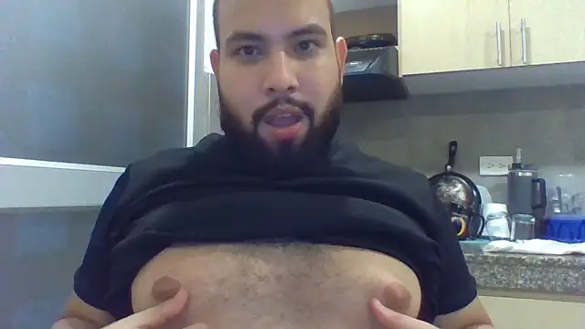 Snapshot of Dalton_s chatting on 06-08-26, 07:20 Dalton s online show from 06-08-26, 07:20