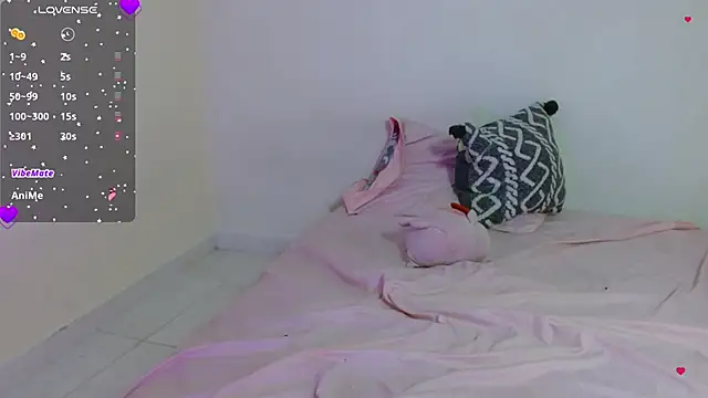 Snapshot of kimwii1 chatting on 03-06-26, 05:15 kimwii1 online show from 03-06-26, 05:15