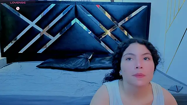 Zoe-yanin online show from 04-29-26, 06:47