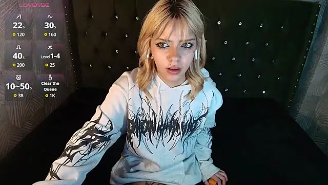 LilytReinolds online show from 03-08-26, 04:55