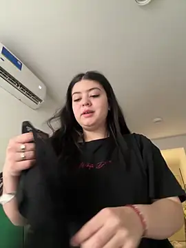 lolaaculaa online show from 04-28-26, 12:54