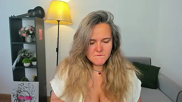 LilyBel online show from 06-22-26, 12:45