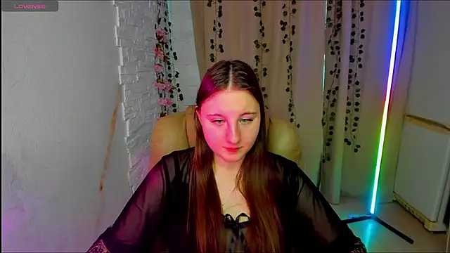 Snapshot of EvaxCharm chatting on 02-15-26, 06:43 EvaxCharm online show from 02-15-26, 06:43