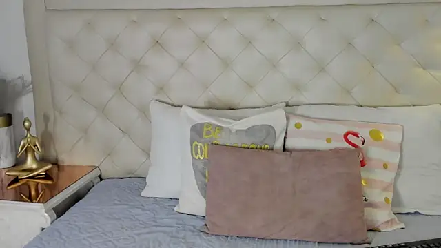 Snapshot of sweets_one chatting on 02-28-26, 03:40 sweets one online show from 02-28-26, 03:40