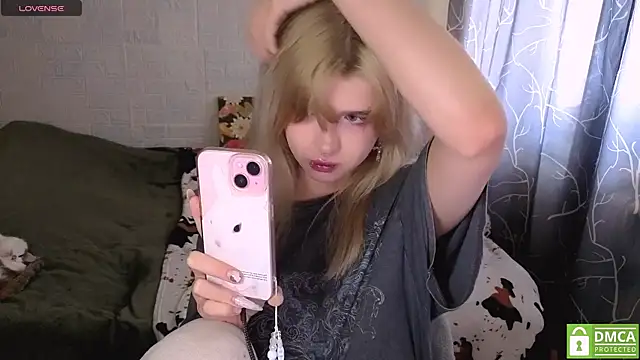 MoonlightGrace online show from 04-17-26, 11:46