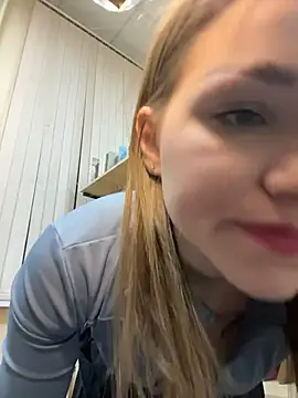 Snapshot of StreetSquirt chatting on 03-05-26, 03:35 StreetSquirt online show from 03-05-26, 03:35