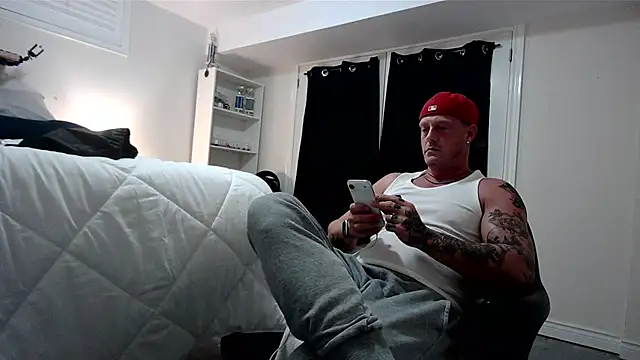 Snapshot of HotnCole chatting on 03-24-26, 01:21 HotnCole online show from 03-24-26, 01:21