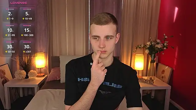 Snapshot of HereAlexColee chatting on 03-09-26, 02:10 HereAlexColee online show from 03-09-26, 02:10