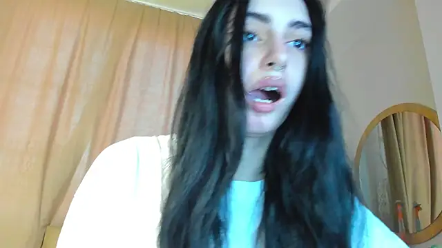 Lesyalisss online show from 06-15-26, 04:53