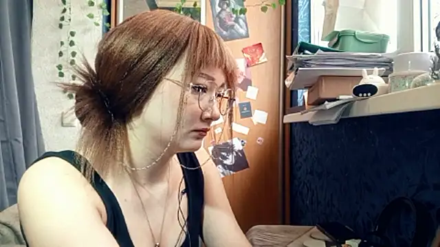 Snapshot of PhoebePalmer chatting on 03-05-26, 12:23 PhoebePalmer online show from 03-05-26, 12:23