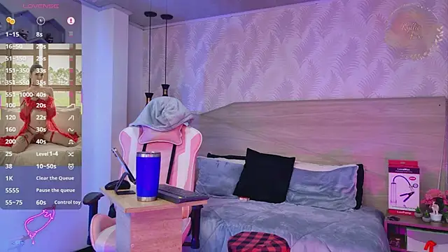 kylliefox  online show from 04-20-26, 01:25