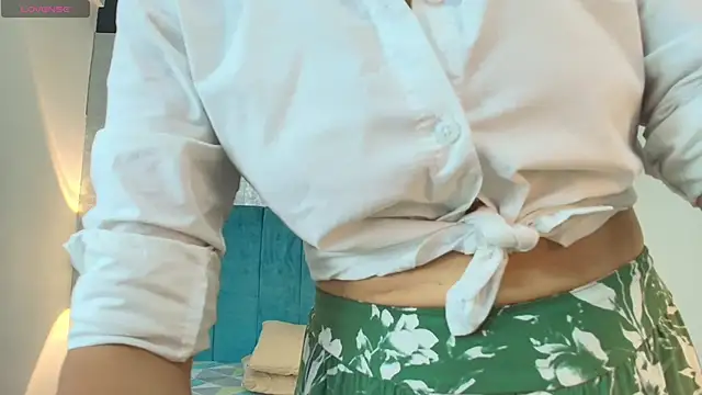 Snapshot of dulcenena_moon chatting on 03-06-26, 11:28 dulcenena moon online show from 03-06-26, 11:28