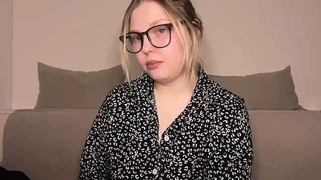 Snapshot of Ophelia_Ritz chatting on 03-05-26, 09:22 Ophelia Ritz online show from 03-05-26, 09:22