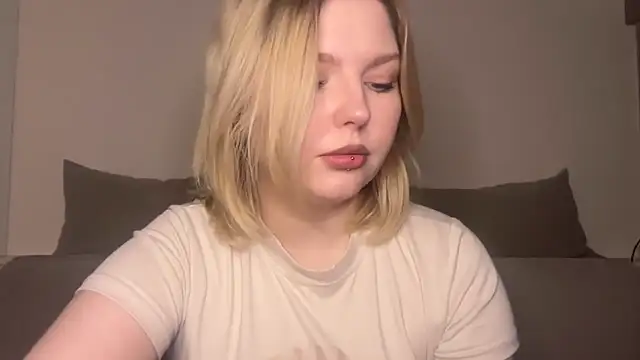 Snapshot of Ophelia_Ritz chatting on 03-07-26, 09:56 Ophelia Ritz online show from 03-07-26, 09:56