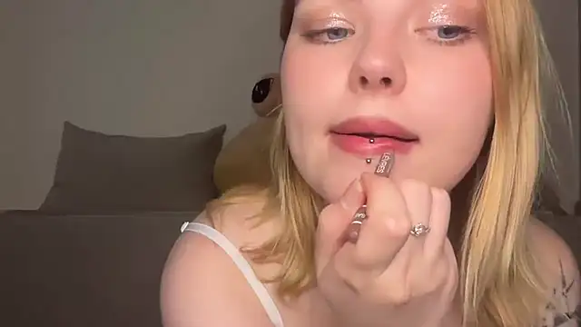Ophelia Ritz online show from 06-29-26, 10:37