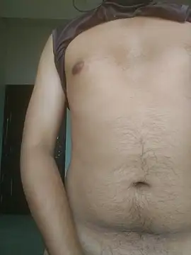 Snapshot of chocolatesboy143 chatting on 03-01-26, 04:25 chocolatesboy143 online show from 03-01-26, 04:25