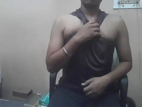 Snapshot of chocolatesboy143 chatting on 05-23-26, 05:06 chocolatesboy143 online show from 05-23-26, 05:06