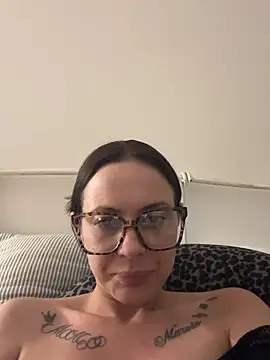 Snapshot of SophieSchmidt chatting on 04-09-26, 06:35 SophieSchmidt online show from 04-09-26, 06:35