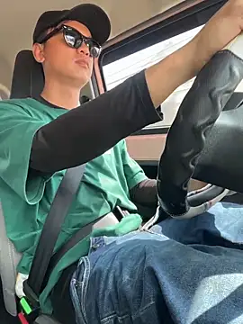 Snapshot of Tony-tran chatting on 02-07-26, 03:21 Tony-tran online show from 02-07-26, 03:21