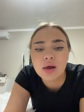 MonicaWestt online show from 04-06-26, 06:31