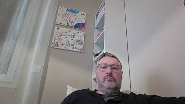 doudou310 online show from 02-22-26, 04:02