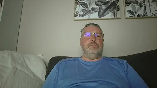 doudou310 online show from 05-02-26, 04:28
