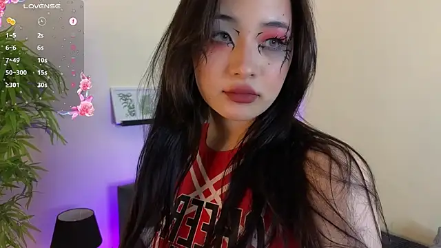 Noiry Vuvez online show from 07-15-26, 08:03