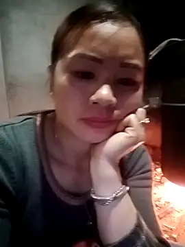 Snapshot of l_kiss chatting on 02-10-26, 09:35 l kiss online show from 02-10-26, 09:35