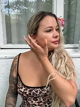 sexybatwomen33 online show from 07-16-26, 06:52