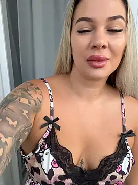 sexybatwomen33 online show from 07-23-26, 05:16