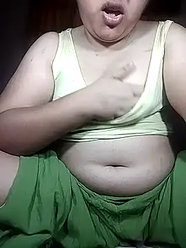 x -hot online show from 04-18-26, 04:05