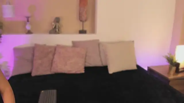 Snapshot of xiomara_cortes chatting on 02-22-26, 12:36 xiomara cortes online show from 02-22-26, 12:36