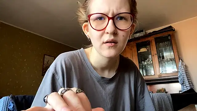 LaureenVielma online show from 04-11-26, 06:18