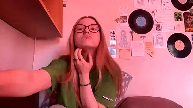 LaureenVielma online show from 04-25-26, 01:41