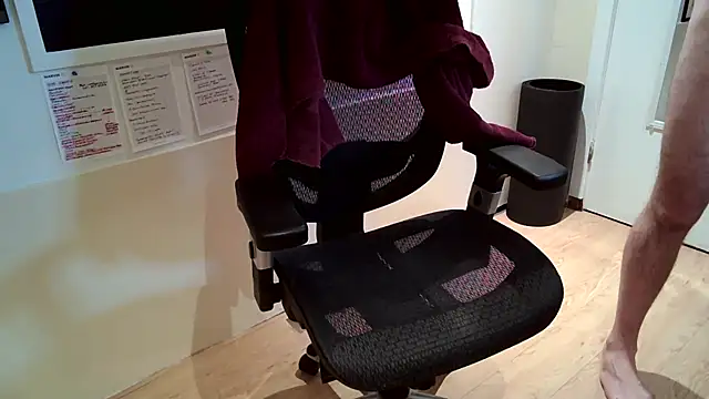 Snapshot of Scotsmanx chatting on 03-22-26, 04:21 Scotsmanx online show from 03-22-26, 04:21